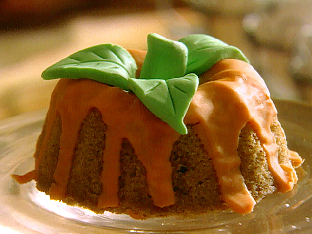 Mini Pumpkin Spice Cakes with Orange Glaze Recipe | Sandra Lee