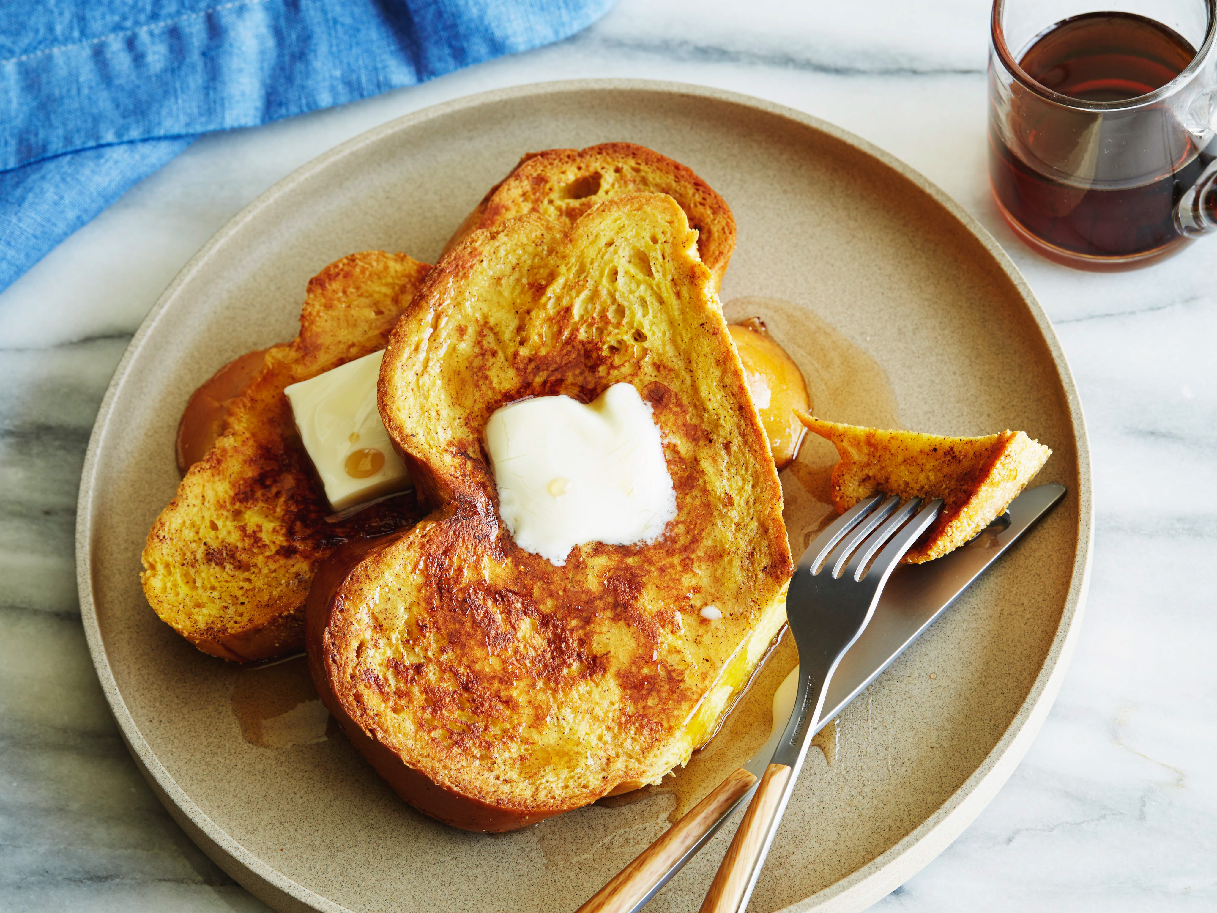 https://www.foodnetwork.com/content/dam/images/food/fullset/2008/3/26/0/IE0309_French-Toast.jpg