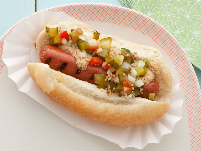 https://www.foodnetwork.com/content/dam/images/food/fullset/2010/4/13/0/GC_hot-dog-with-pickle-relish_s4x3.jpg