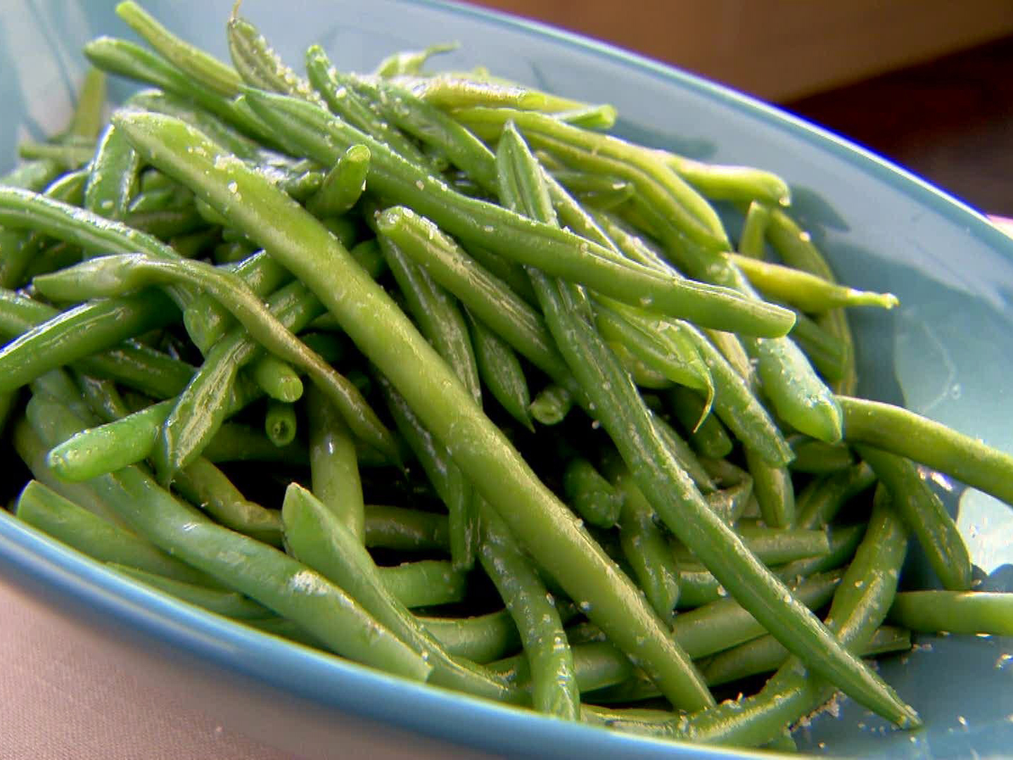 ijsje verloving Binnenwaarts Fresh Green Beans (a.k.a Tom Cruise Green Beans) Recipe | Trisha Yearwood |  Food Network