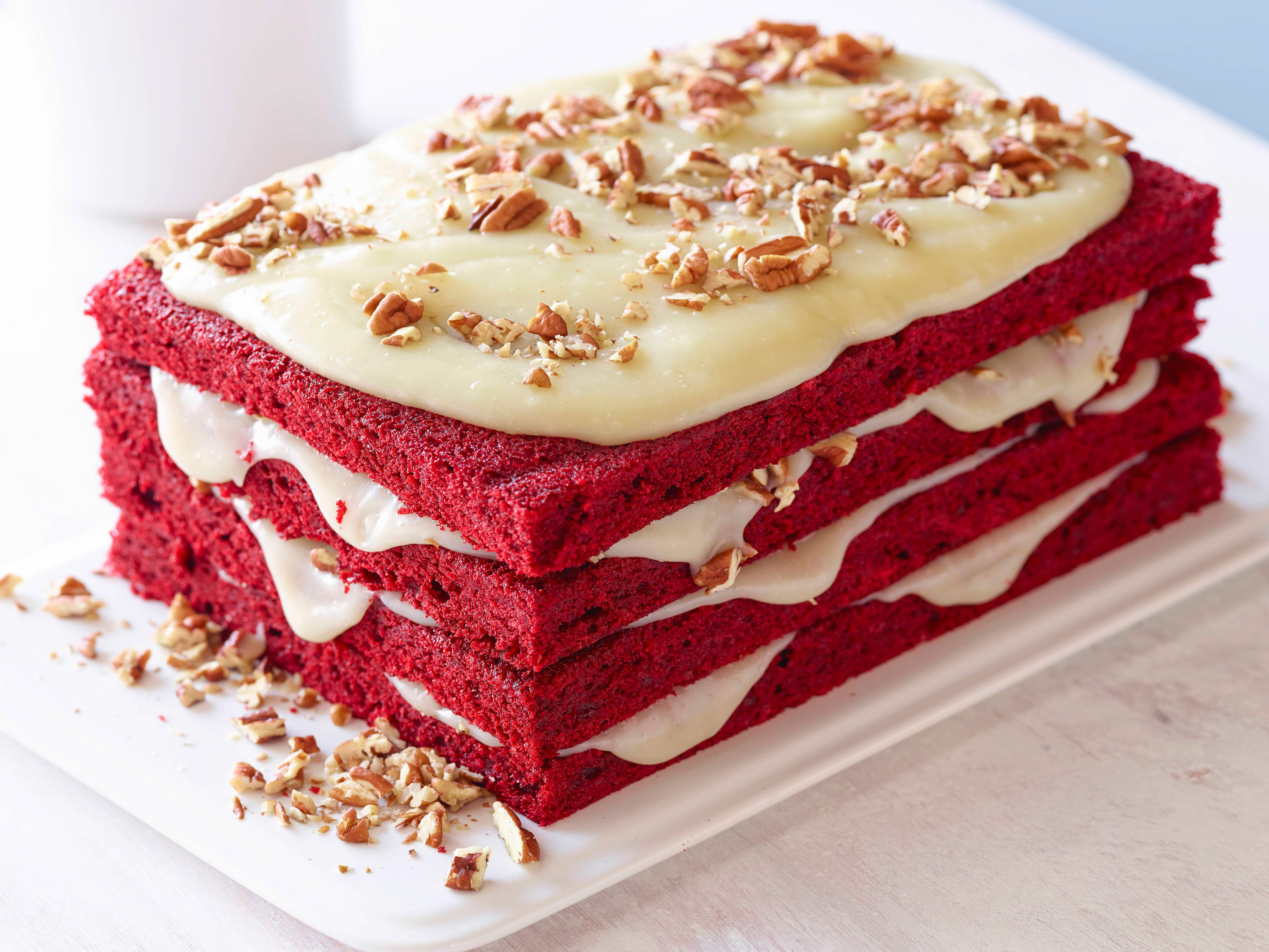 Можно кормящим торт. Торт Панчо красный бархат. Торт «ред вельвет». Торт малиновый бархат. Синнабон красный бархат.