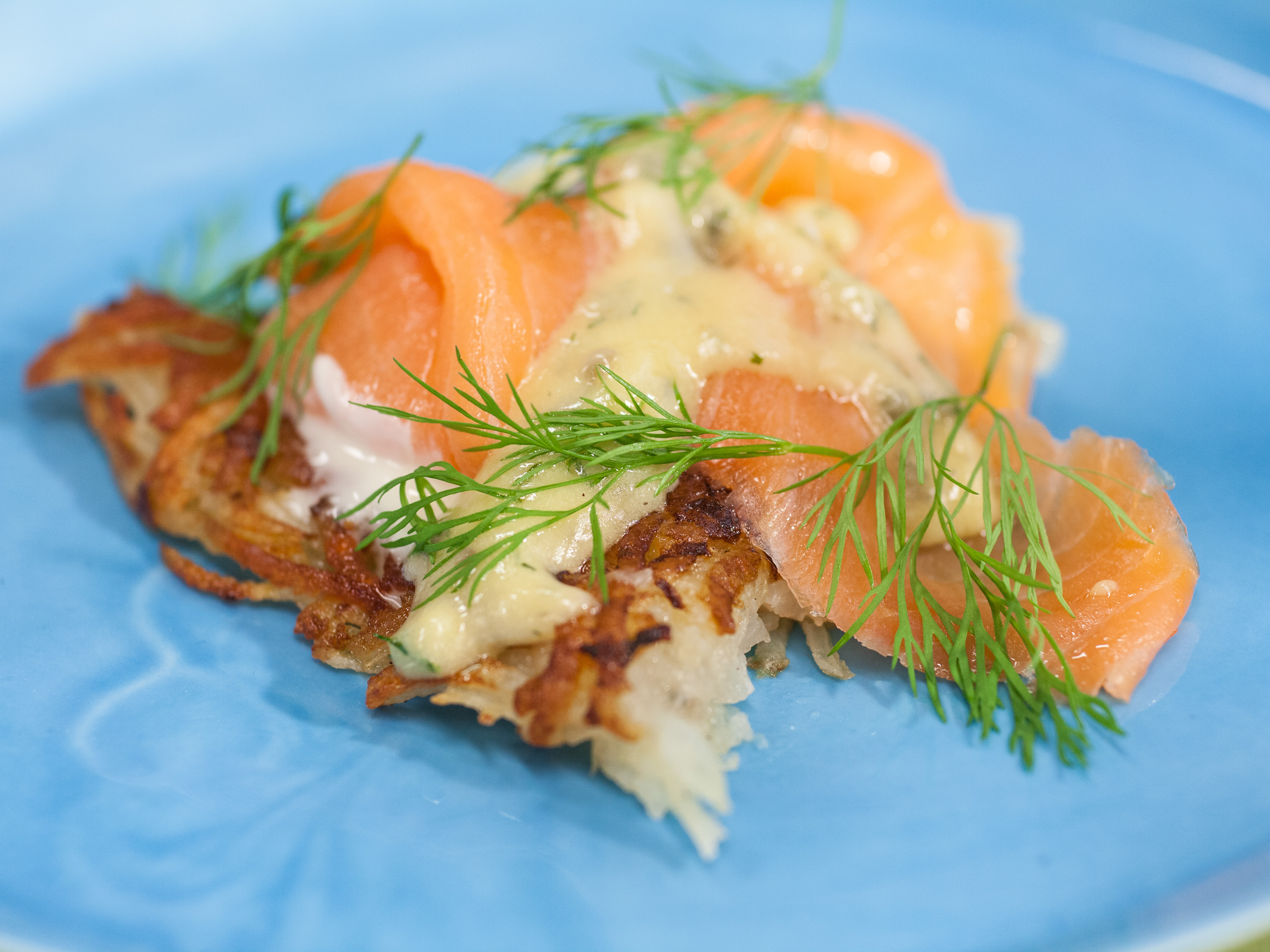 Smoked Salmon Bites with Shallot Sauce Recipe: How to Make It