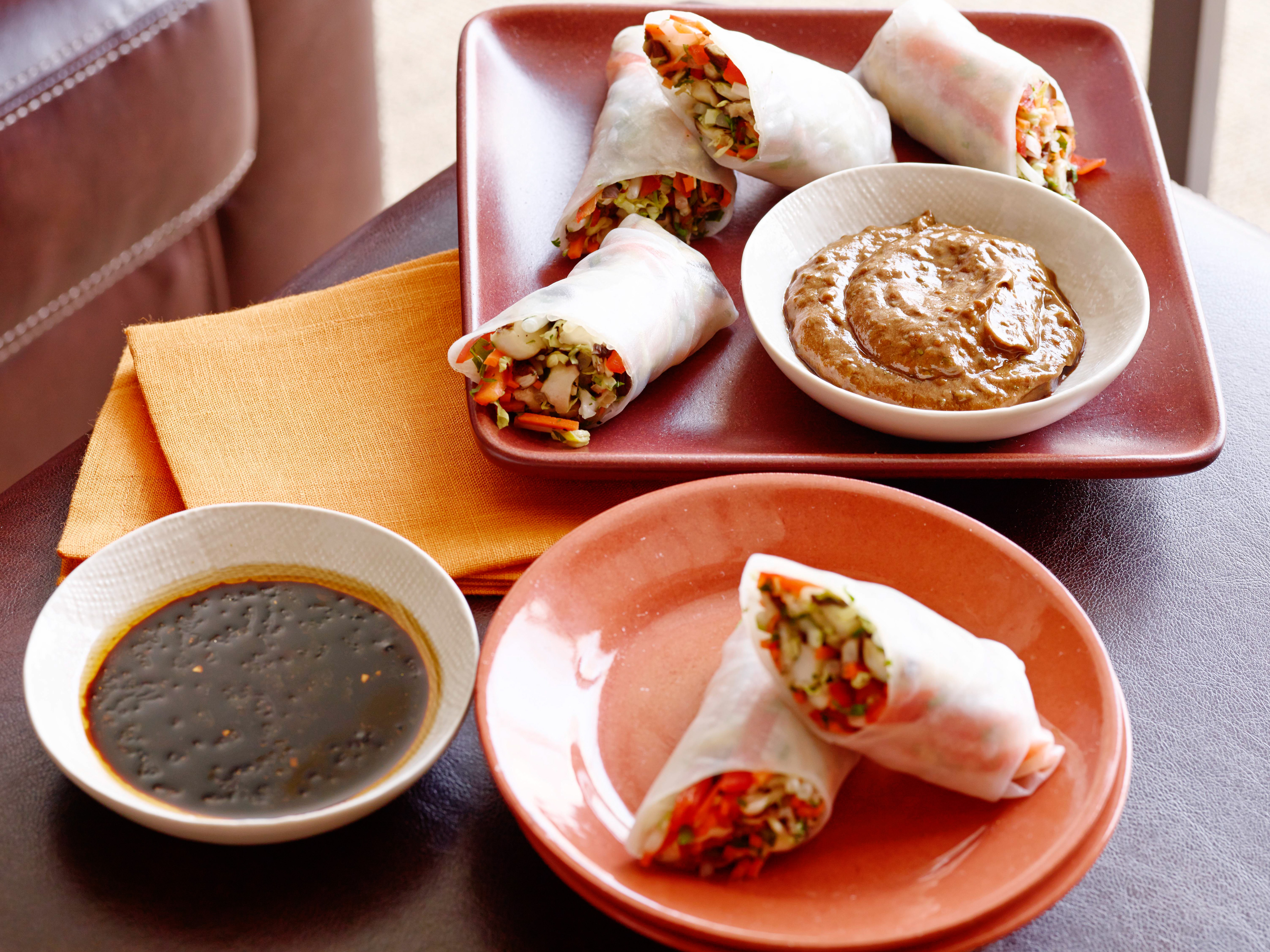 https://www.foodnetwork.com/content/dam/images/food/fullset/2014/7/2/0/HG1A23_Fresh-Vegetable-Spring-Rolls-with-Two-Dipping-Sauces_s4x3.jpg