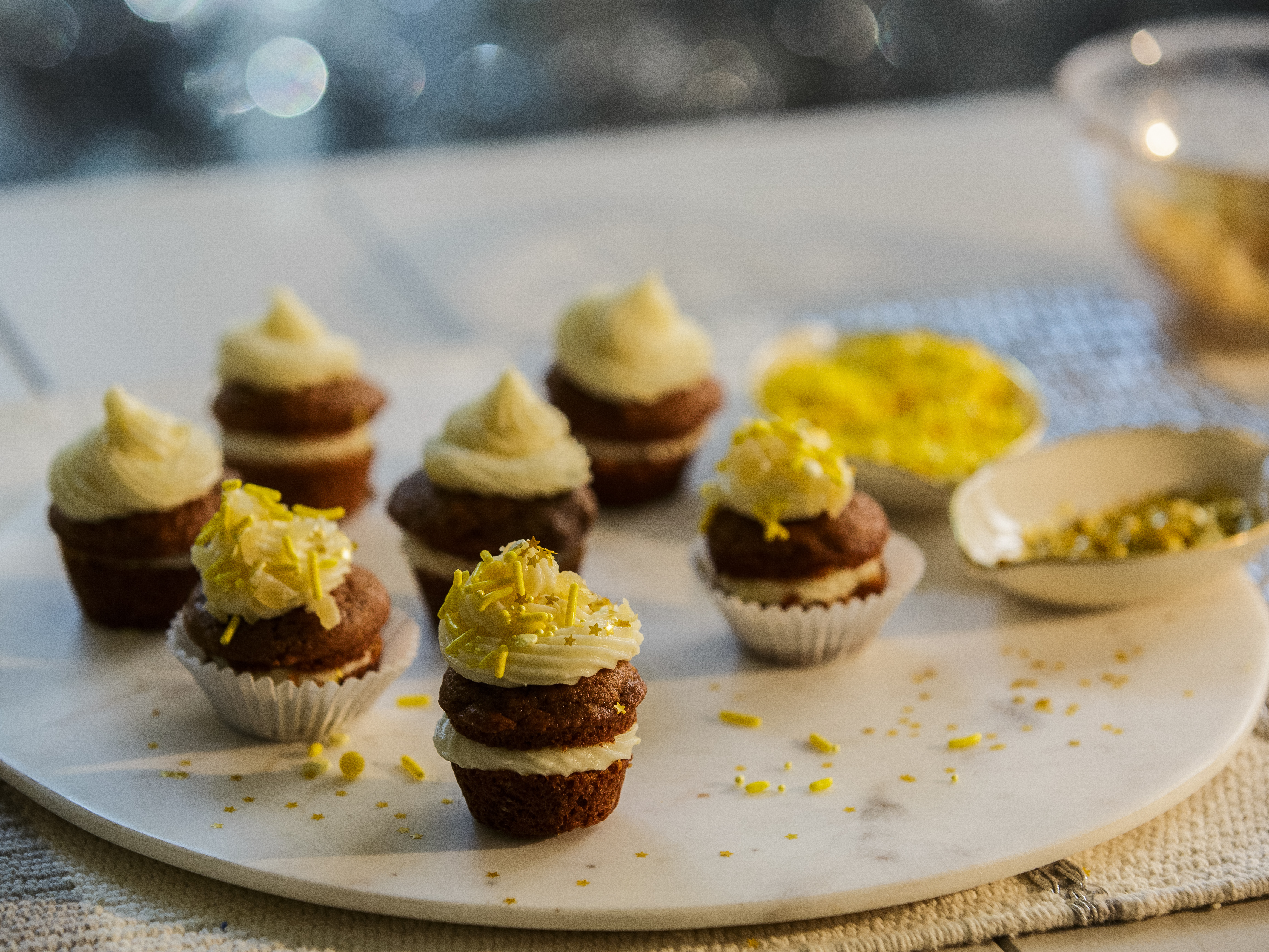 https://www.foodnetwork.com/content/dam/images/food/fullset/2021/11/24/0/YW1710_spiced-gingerbread-mini-cupcakes_s4x3.jpg