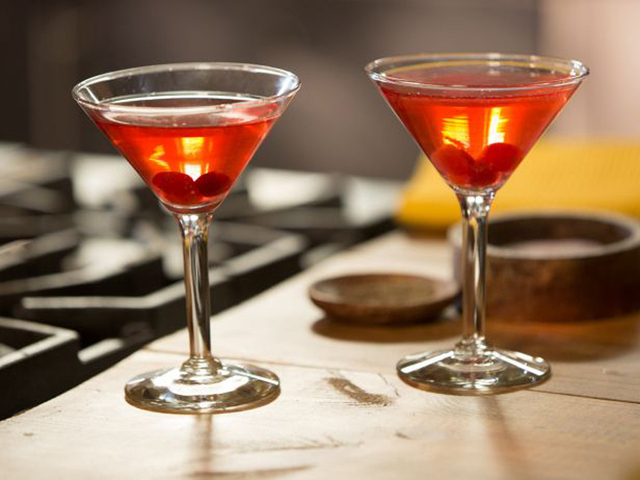 Spanish Cranberry Sparkling Martini Recipe | Bobby Flay | Food Network